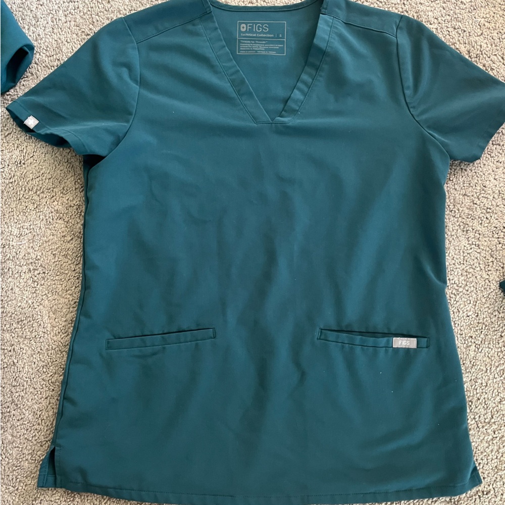 Blue Casma™ - Three-Pocket Scrub Top - S